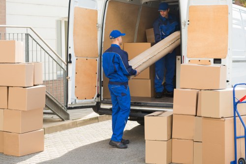Packing and loading items for storage near Finsbury Park