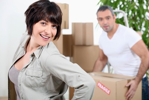 Local removal truck hire service for flats and family homes